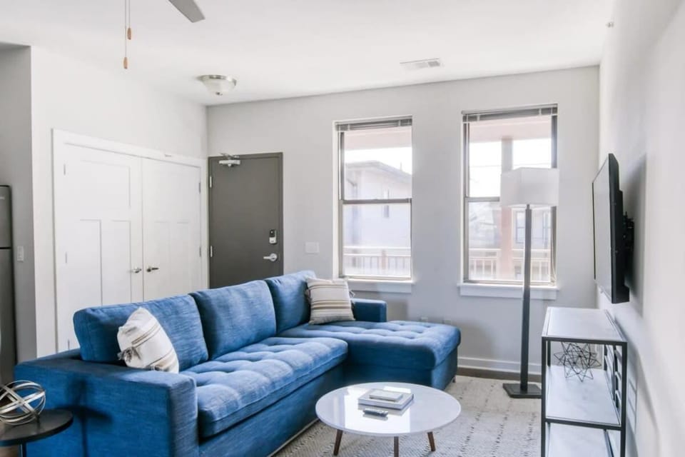 CozySuites Music Row Chic 1BR in Nashville! 57 Apartment in Music Row