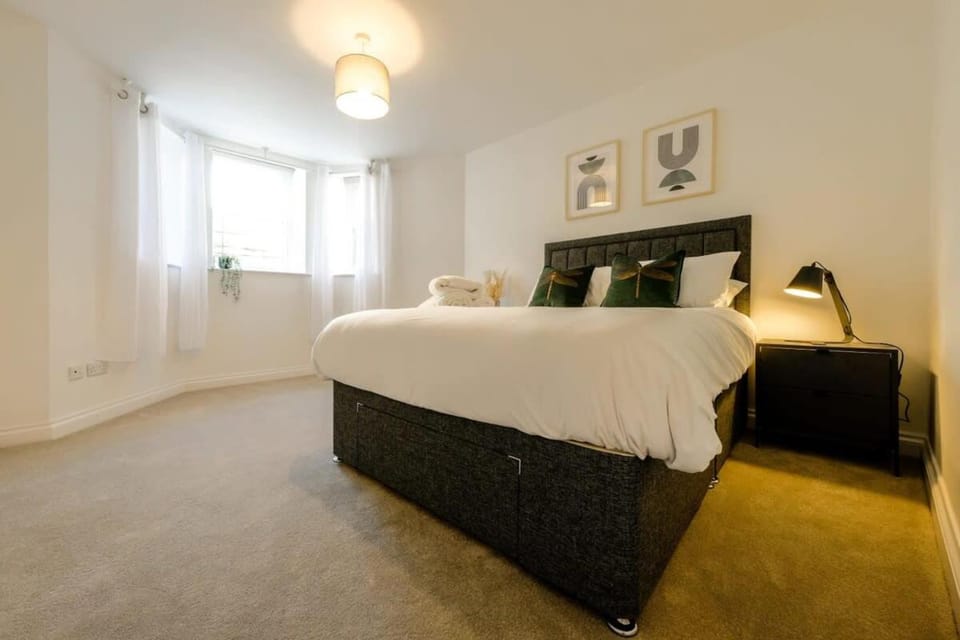 Grange Road Two Bedroom Flat Apartment in Bristol