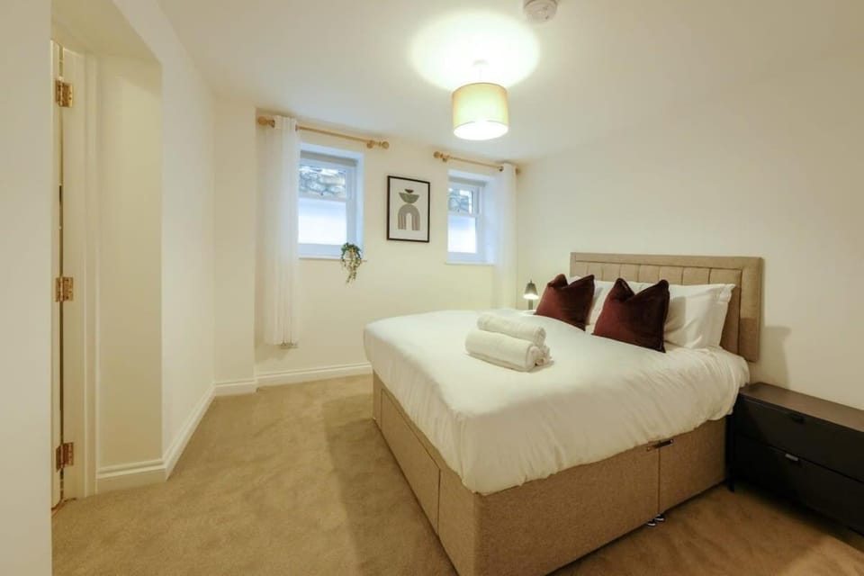 Grange Road Two Bedroom Flat Apartment in Bristol