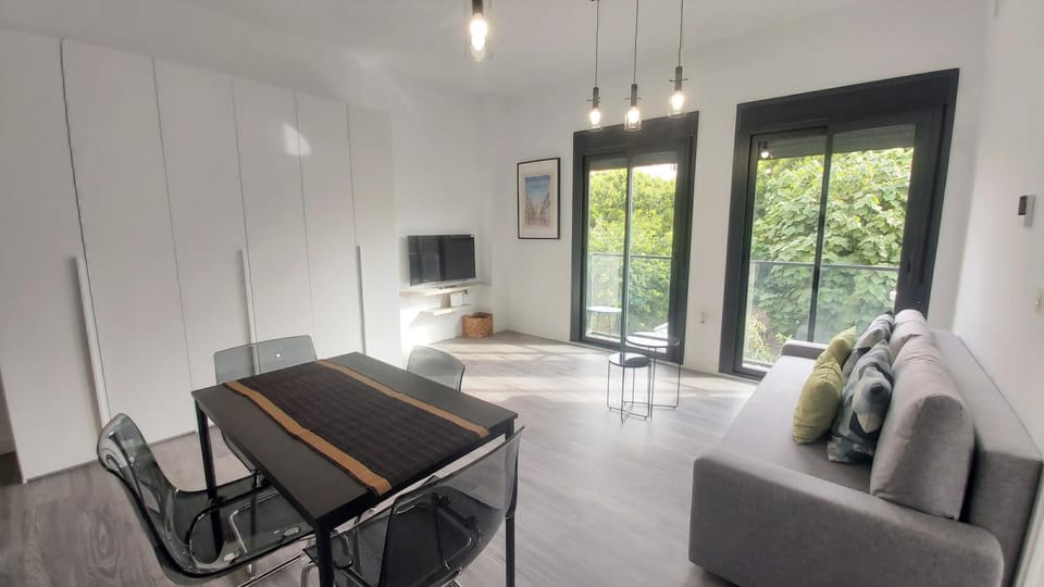 TV and multimedia, Kitchen or kitchenette, Living room, Dining area