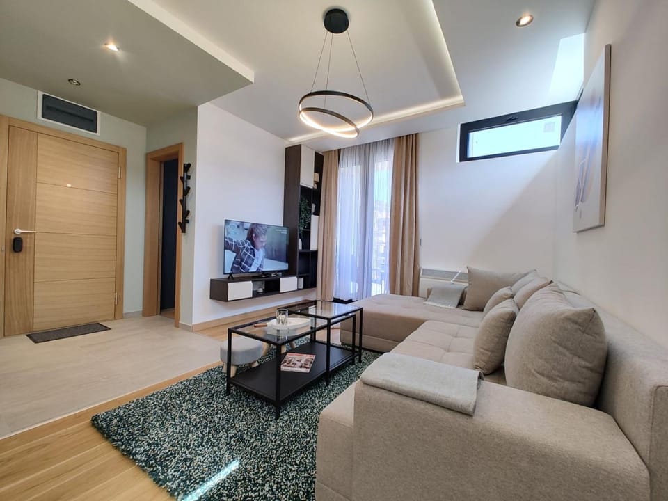 Communal lounge/ TV room, TV and multimedia, Evening entertainment