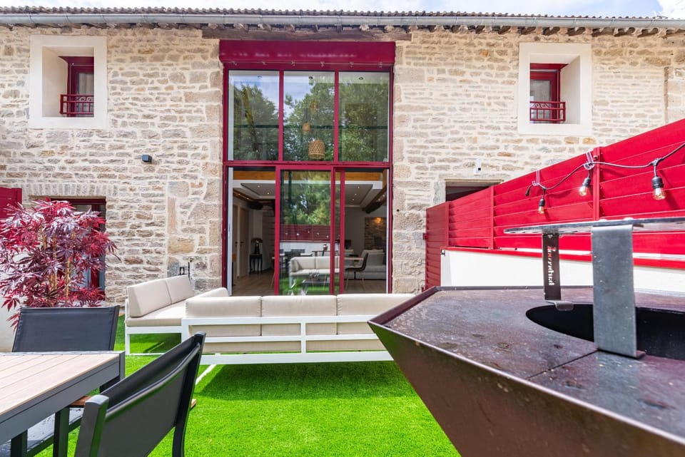 Property building, Garden, Balcony/Terrace, Garden view
