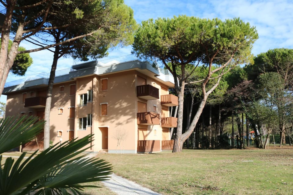 Property building, Garden, Garden view