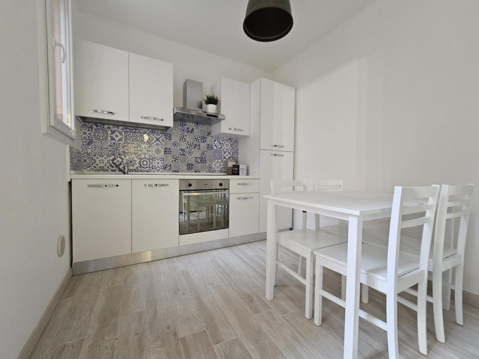 Kitchen or kitchenette, kitchen