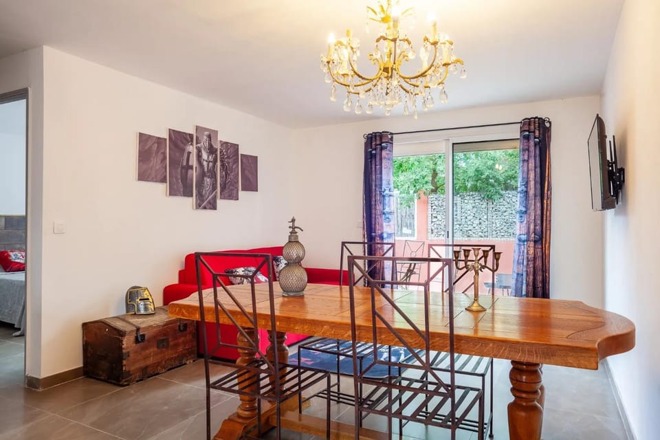 Property building, Living room