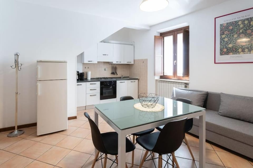 Kitchen or kitchenette, Dining area, minibar, pet friendly, stove, toaster