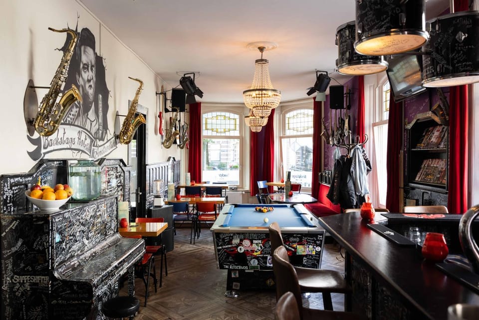 Billiard, Lobby or reception, Lounge or bar