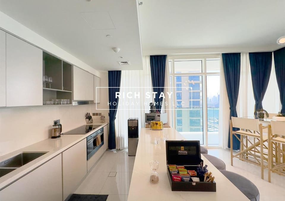 Coffee/tea facilities, Kitchen or kitchenette, Dining area, dishwasher, minibar, oven, stove, toaster