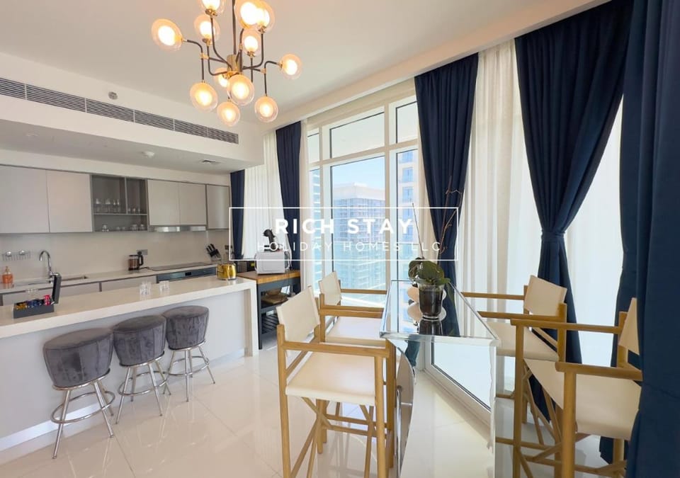 Kitchen or kitchenette, Seating area, Dining area, minibar