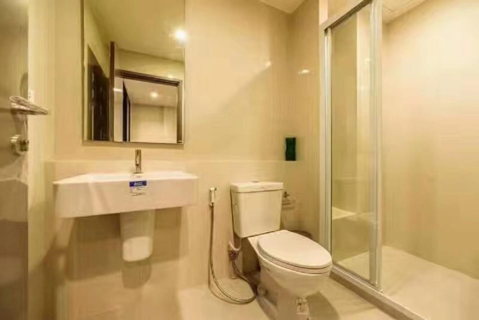 the base 网红公寓 市中心核心区顶层无边泳池俯瞰整个芭堤雅海湾 Apartment in Pattaya City