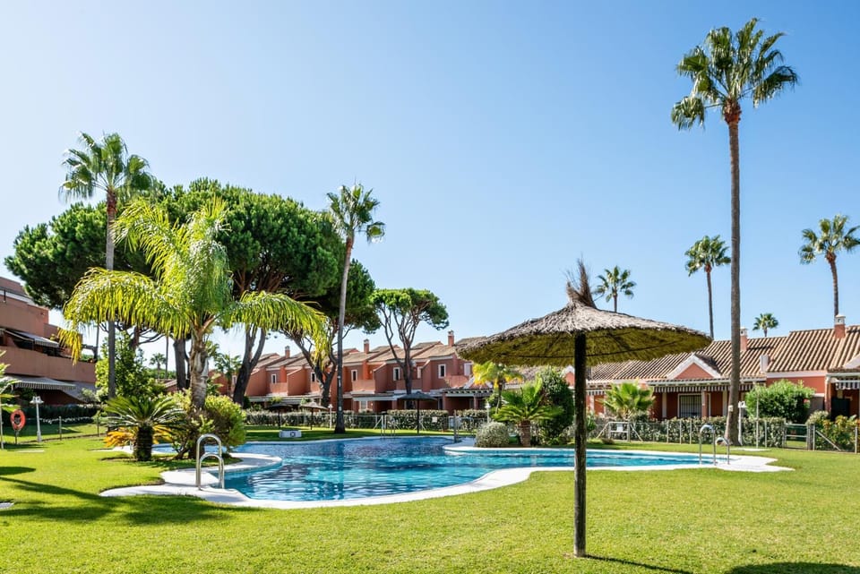 Property building, Swimming pool