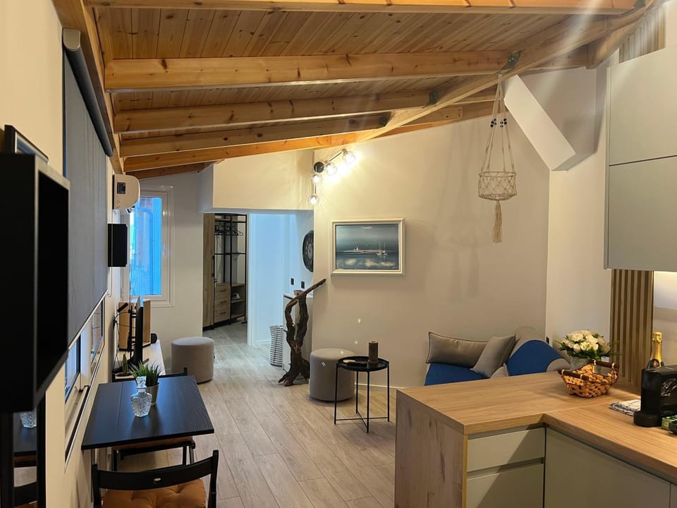 TV and multimedia, Dining area