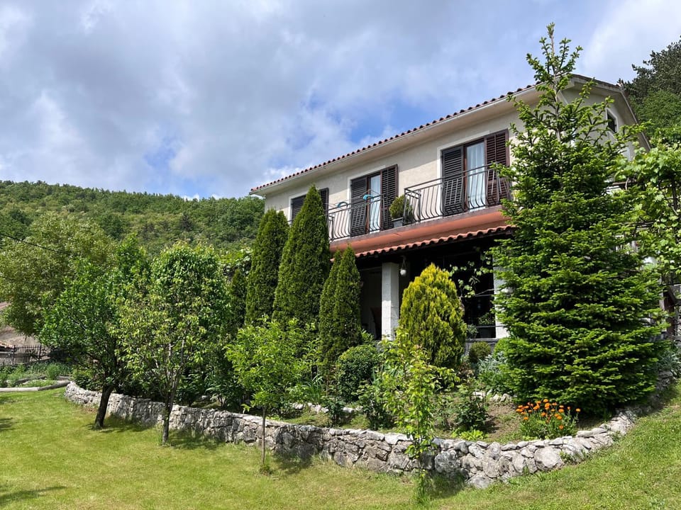 Property building, Natural landscape, Mountain view