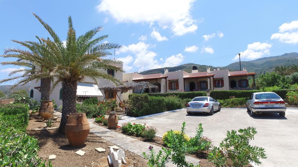 Facade/entrance, Garden view, Mountain view, Sea view