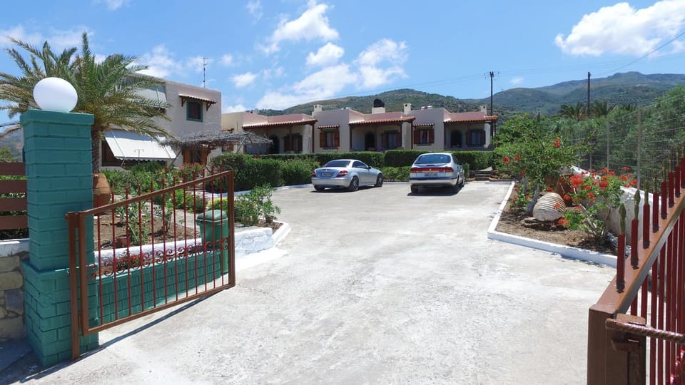 Facade/entrance, Garden view, Mountain view, Sea view