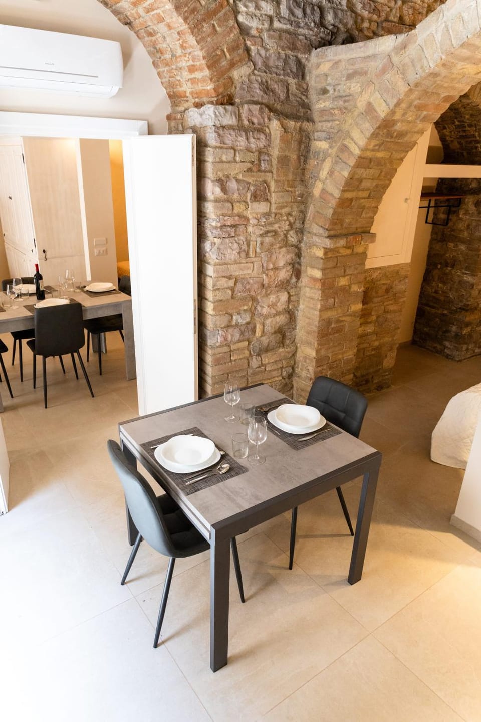 Living room, Dining area, air conditioner