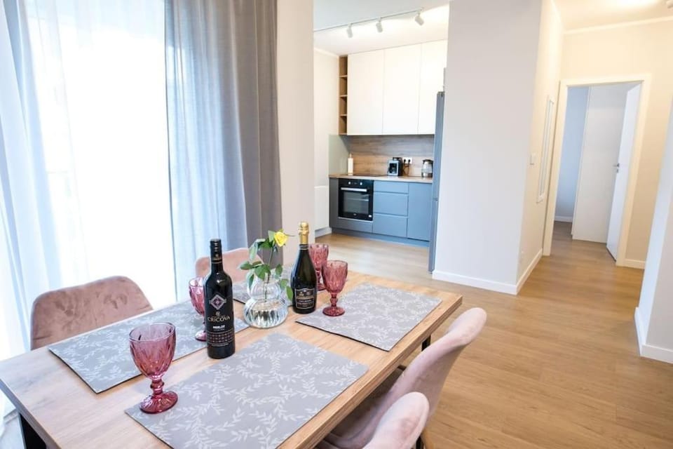 Kitchen or kitchenette, Food and drinks, Drinks