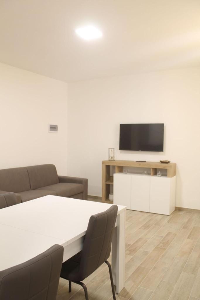 Communal lounge/ TV room, Living room, Seating area