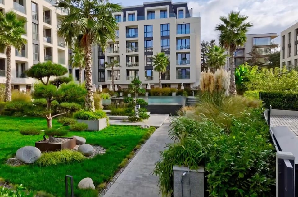Property building, Patio, Garden