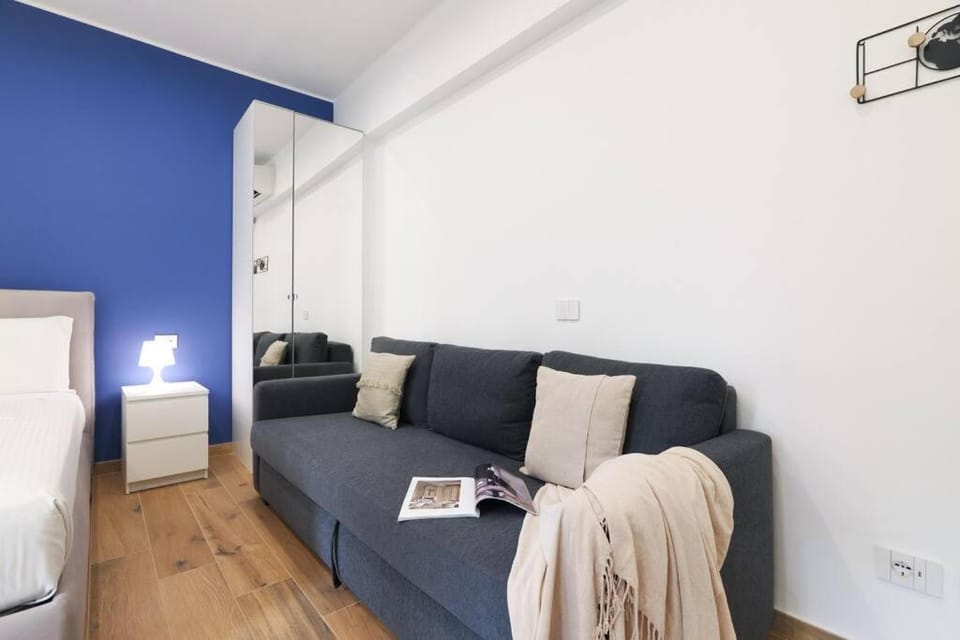 Bed, Living room, Photo of the whole room, Bedroom
