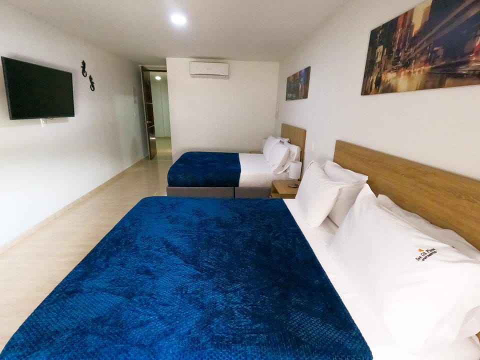 Bed, TV and multimedia, Photo of the whole room, Bedroom, air conditioner