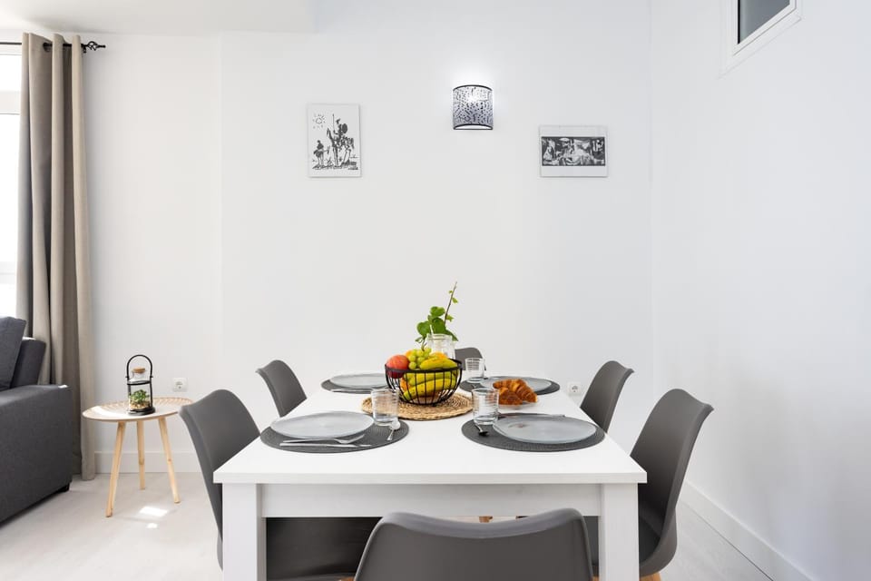Seating area, Dining area