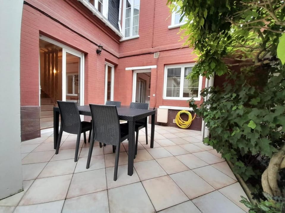 Property building, Balcony/Terrace