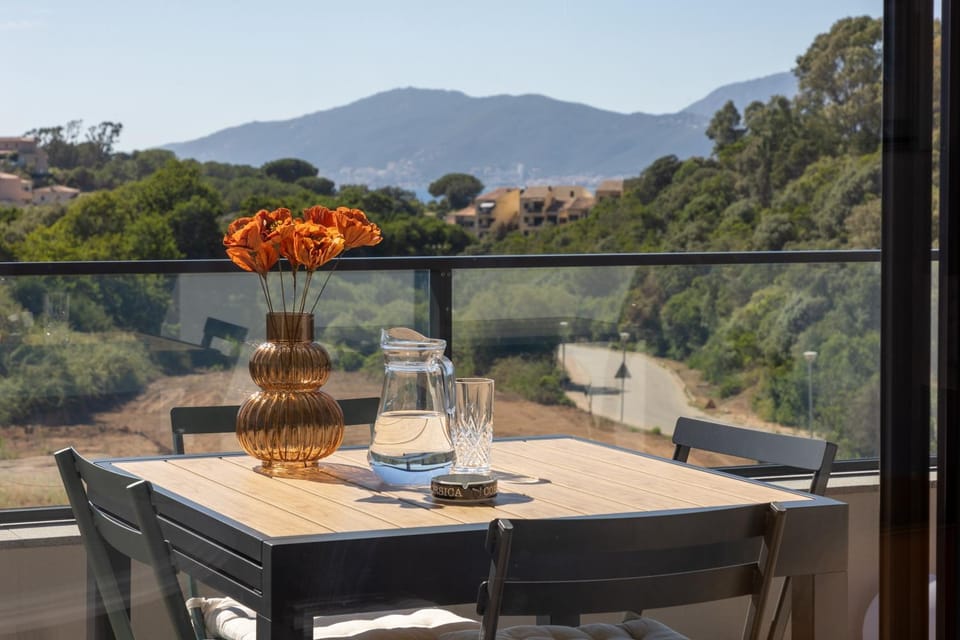 View (from property/room), Balcony/Terrace, Mountain view