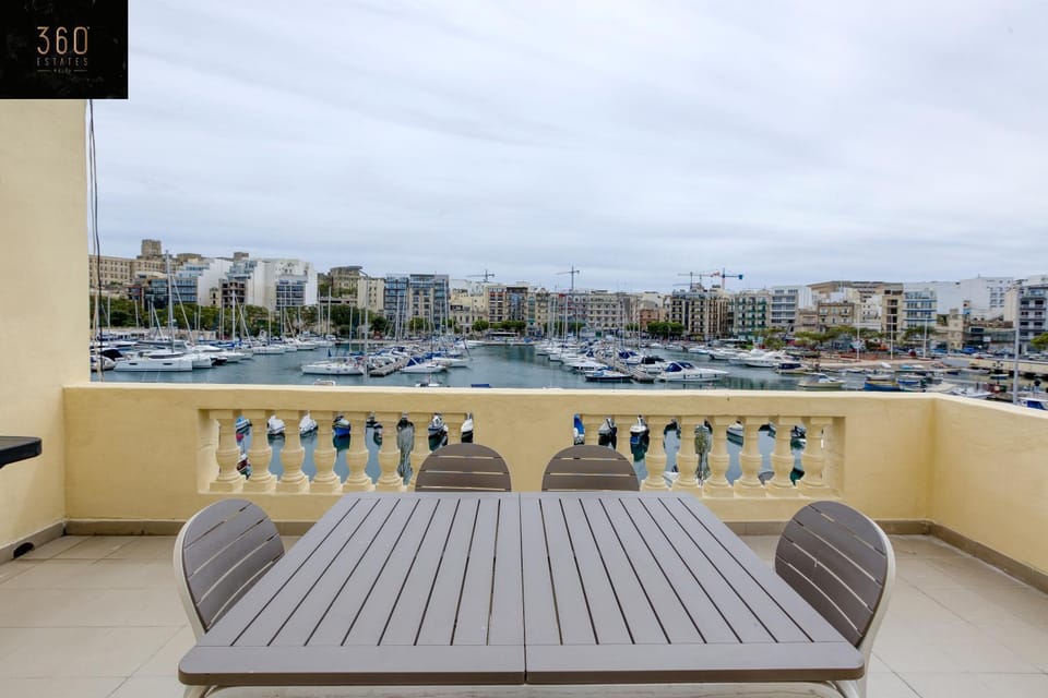 Property building, Patio, Day, Natural landscape, View (from property/room), Balcony/Terrace, Living room, Seating area, Dining area, City view