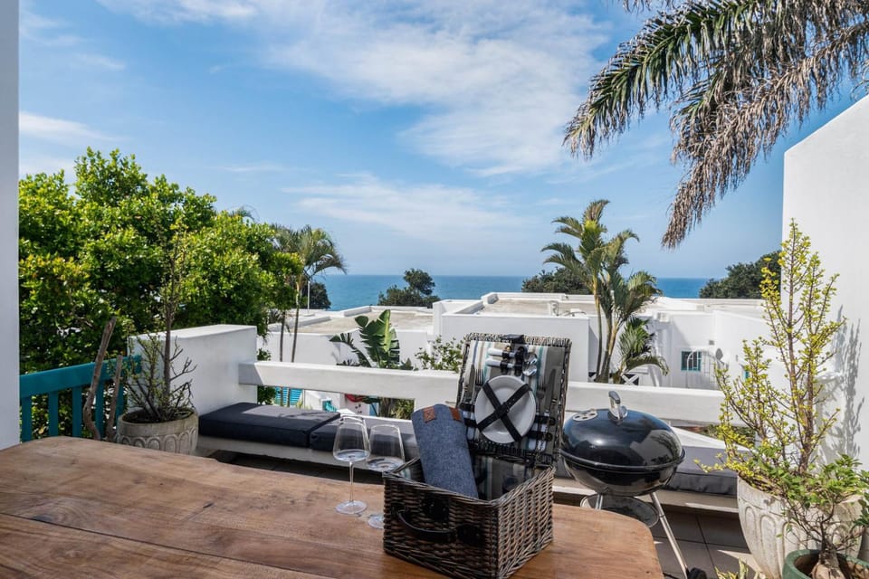 Santorini Beachfront Apartment Apartment in Dolphin Coast