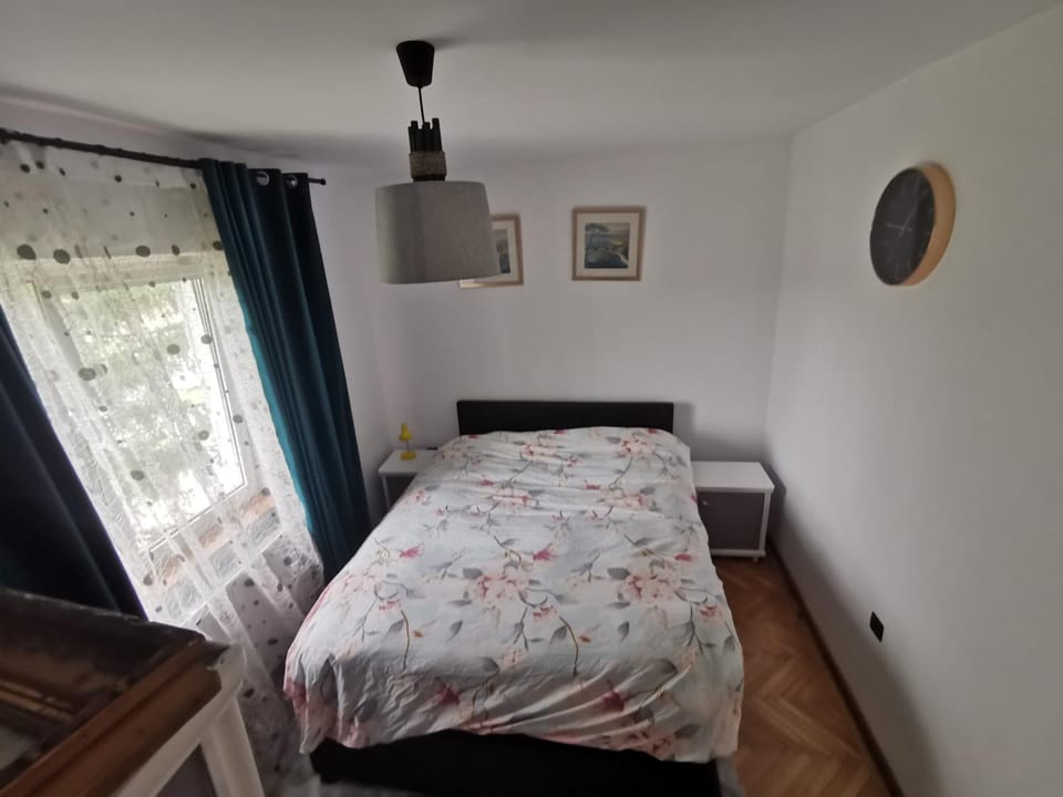Apartament Ocnele Mari Apartment in Romania