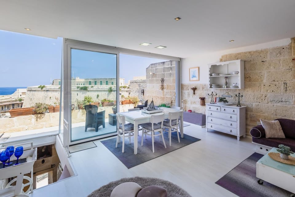 Patio, Natural landscape, View (from property/room), Balcony/Terrace, Living room, Seating area, Dining area