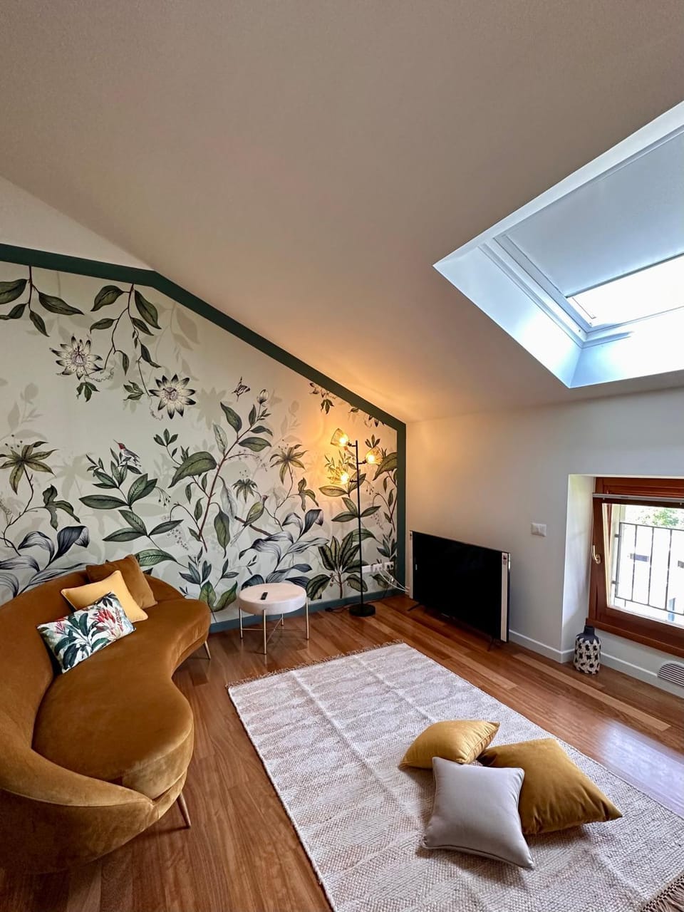 TV and multimedia, Living room, Seating area