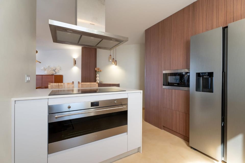 Kitchen or kitchenette, oven