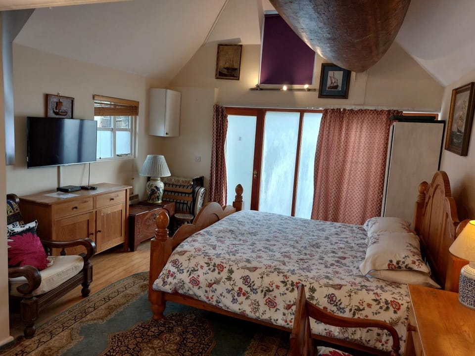 Stable Cottage - Sleeps 6, near Lulworth Cove House in Purbeck District