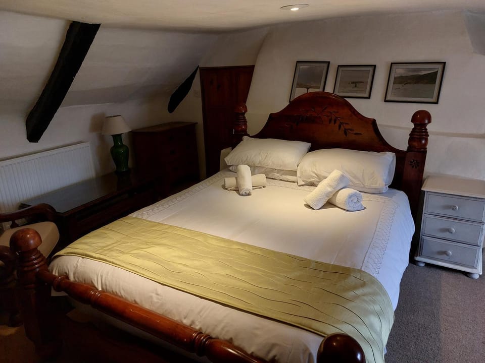 Stable Cottage - Sleeps 6, near Lulworth Cove House in Purbeck District
