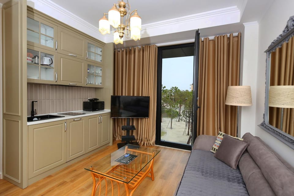 TV and multimedia, Kitchen or kitchenette, Seating area, Dining area