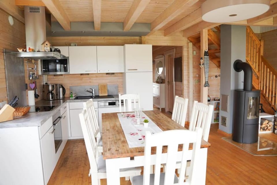 Haus am See mit Privatstrand, Kamin und Sauna House in Saxony