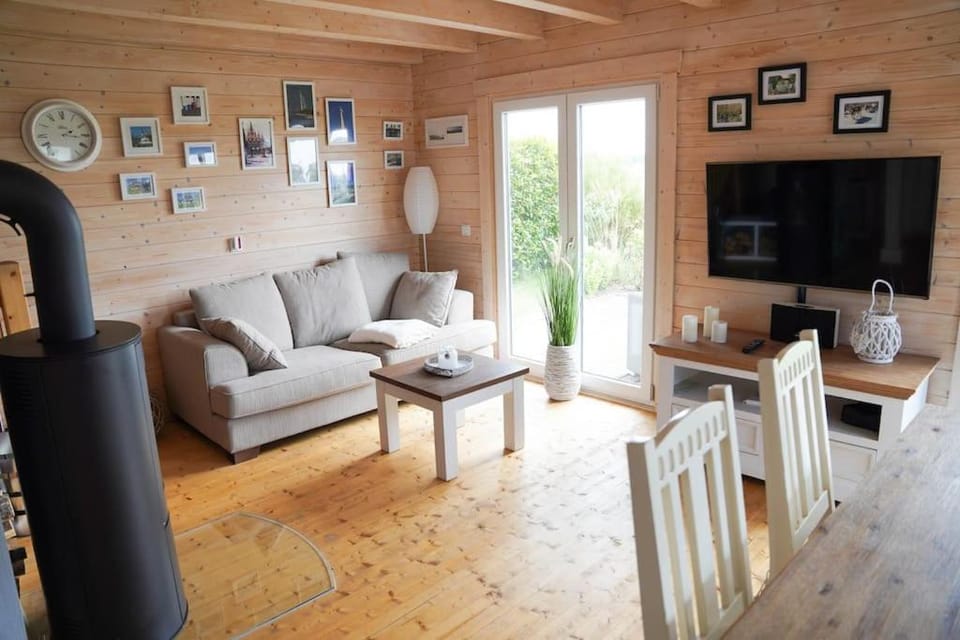 Haus am See mit Privatstrand, Kamin und Sauna House in Saxony