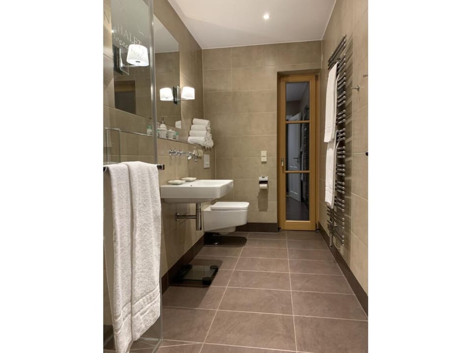 Bathroom, Living room