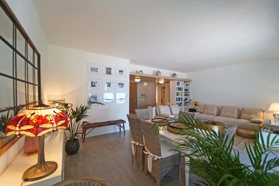 Property building, Living room, Seating area, Dining area