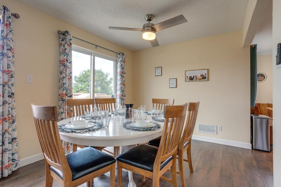 Grill, Fireplace & Fenced-In Yard: Thornton Home! House in Northglenn
