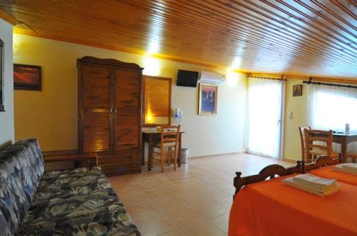 TV and multimedia, Living room, Bedroom, Sea view