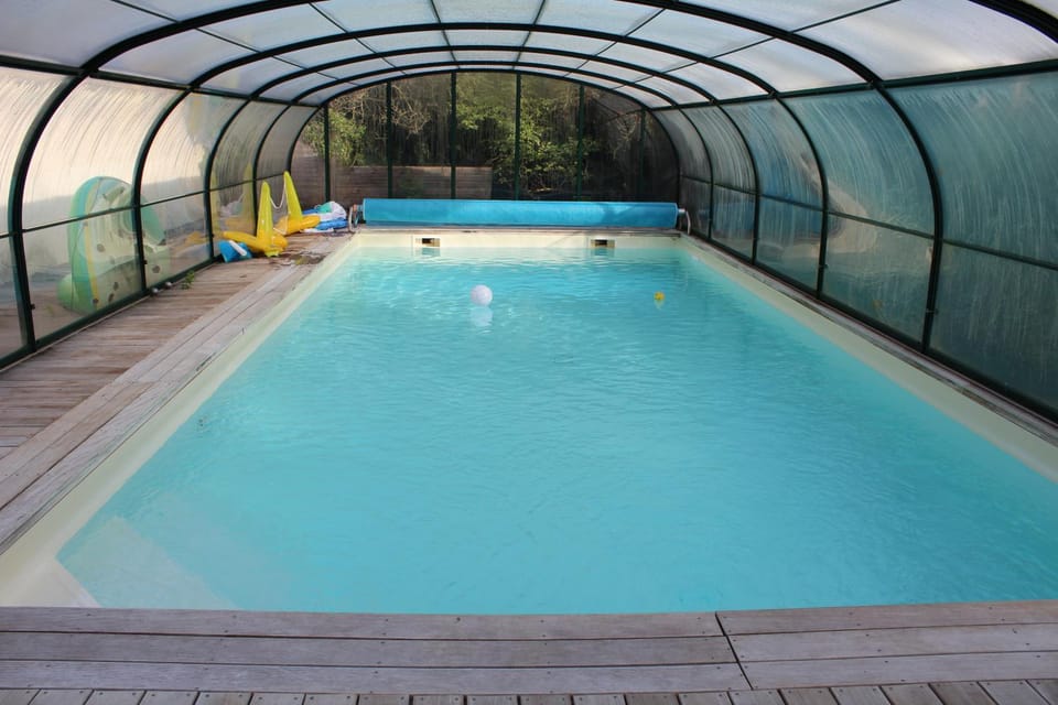 Swimming pool, Swimming pool