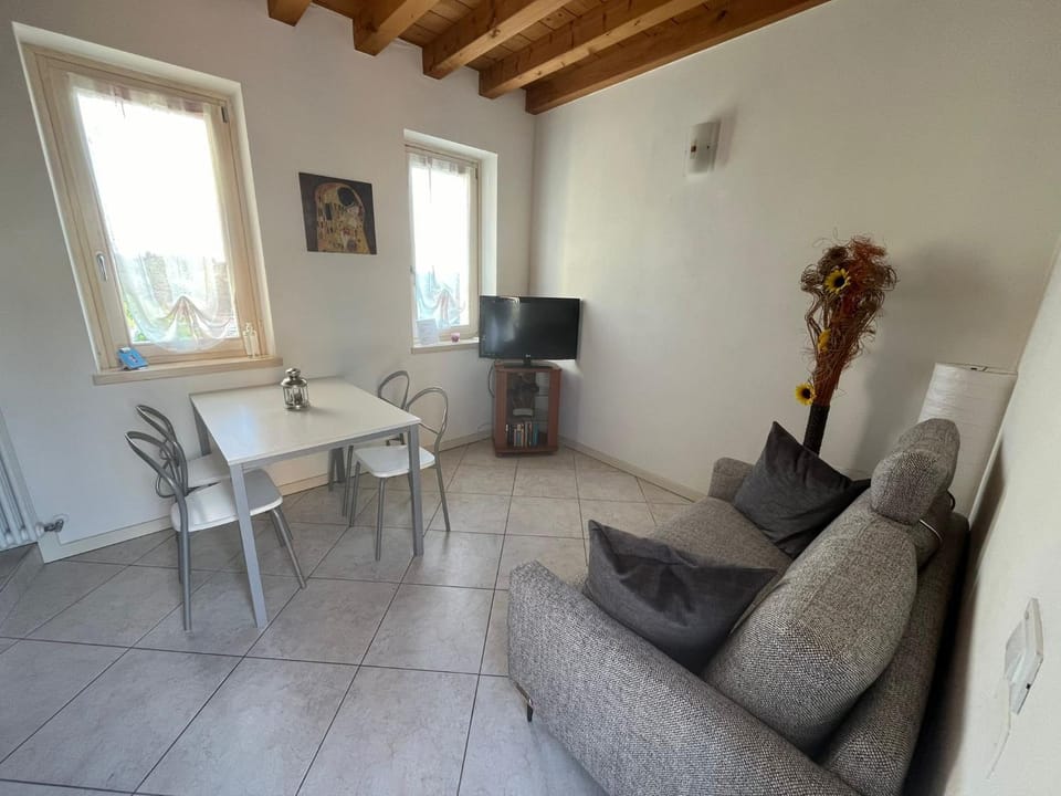 Facade/entrance, Living room, Dining area, air conditioner