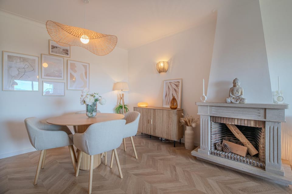 Seating area, Dining area