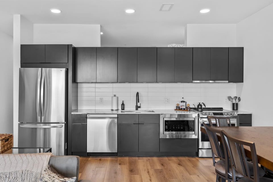 Kitchen or kitchenette, dishwasher, minibar, stove, toaster