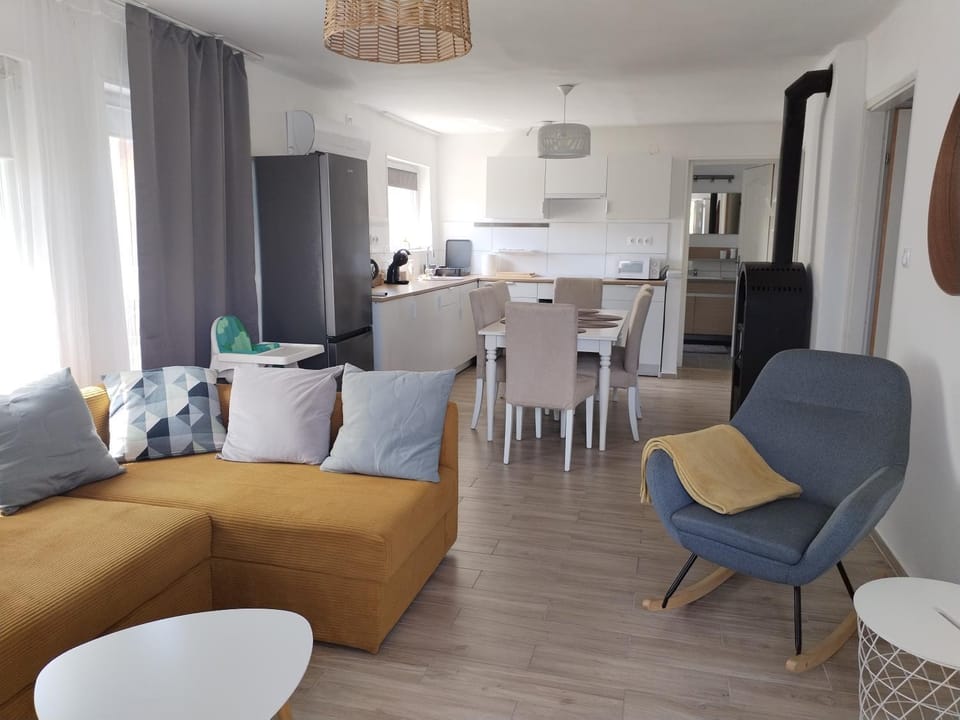 Dömper Döme Apartman 1E Vacation rental in Hungary