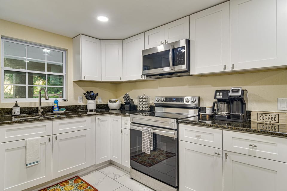 Tropical Tampa Home: Pets Welcome! House in Tampa