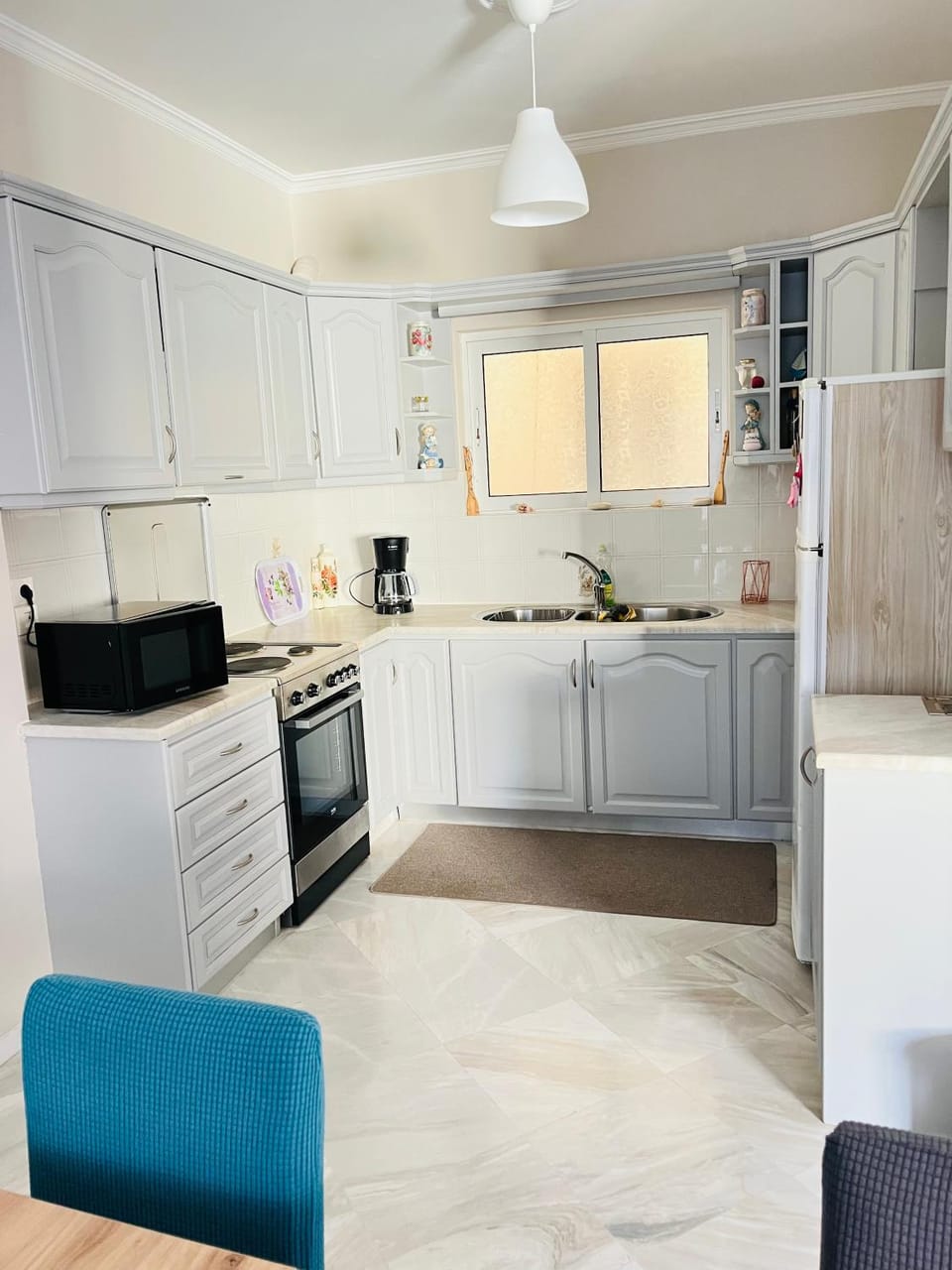 Kitchen or kitchenette, oven, stove